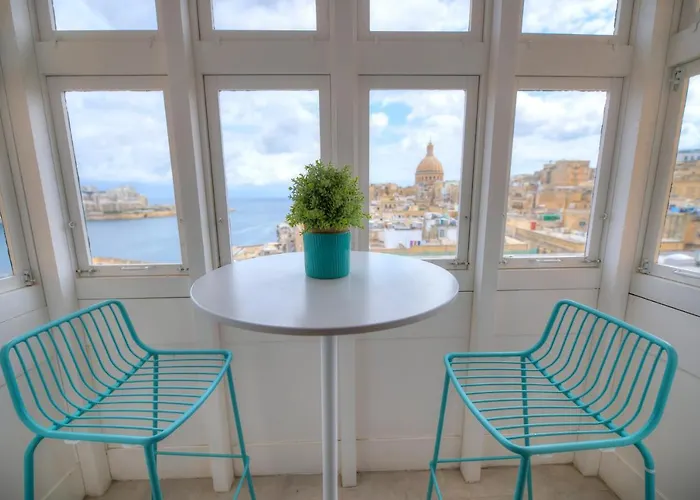 Beautiful One Bedroom Seafront Apartment Vpal1-1