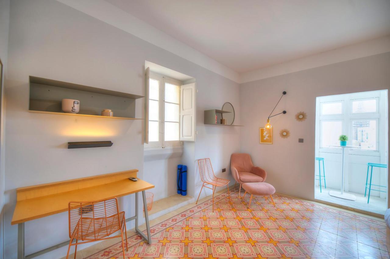 Beautiful One Bedroom Seafront Vpal1-1 *