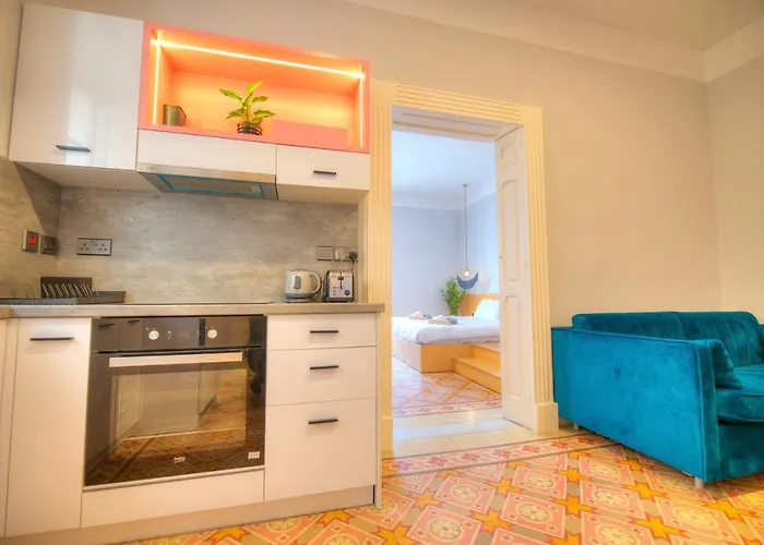 Beautiful One Bedroom Seafront Apartment Vpal1-1
